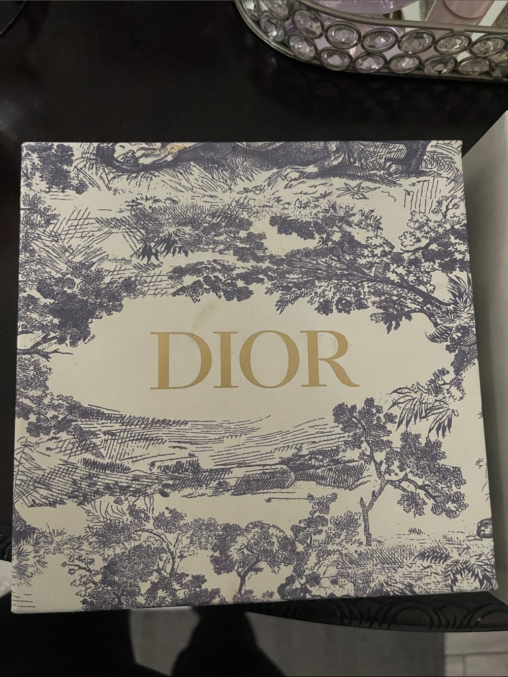 Dior Floral & Toile Gift Box Set — White, Cream, Gold - Picture 2 of 7